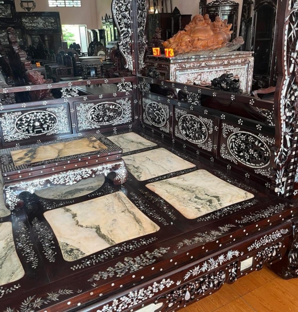GIƯỜNG LONG SÀN CÂY GỖ MẬT (GỖ GỤ)
